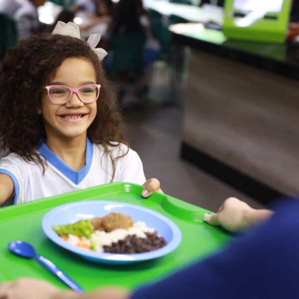 Menos processados e ultraprocessados na merenda escolar